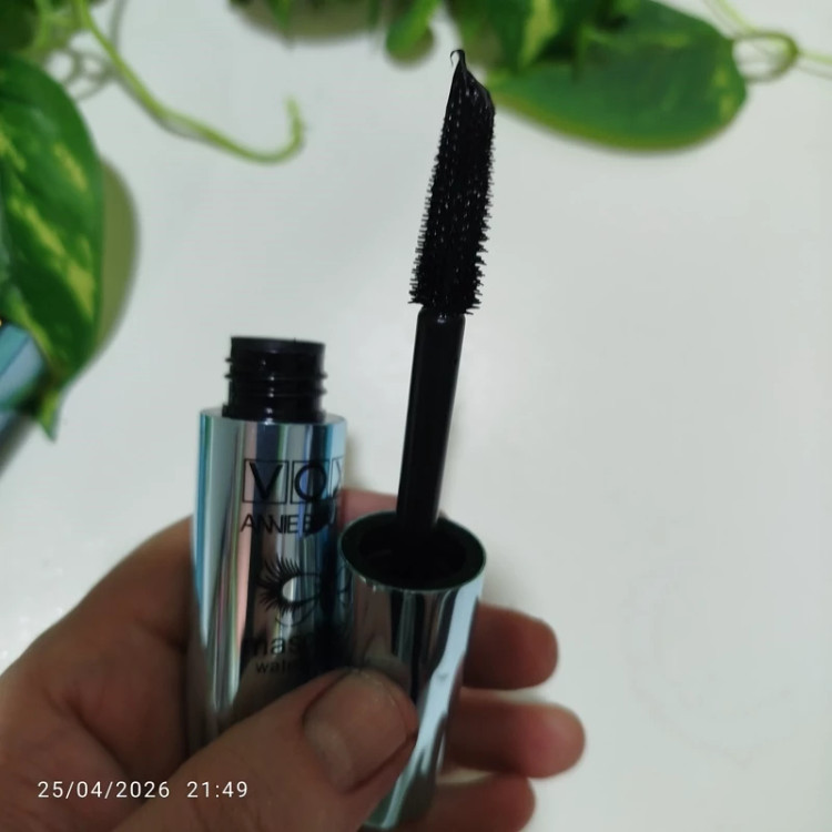 ریمل حجم دهنده و بلند کننده ووکس