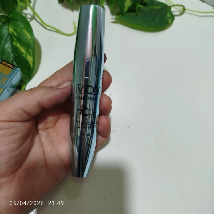 ریمل حجم دهنده و بلند کننده ووکس