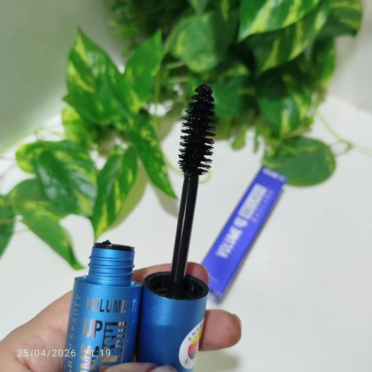 ریمل بل حجم دهنده و پرپشت کننده مژه