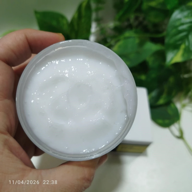 ژل کرم آبرسان کاسه ای کوزارکس حلزون