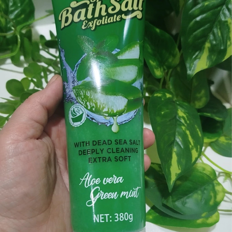 نمک بدن تیوپی آلوئه ورا و نعناع حجم 380 میل