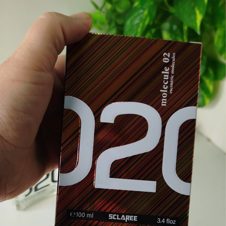 عطر اسپورت مولکول 02