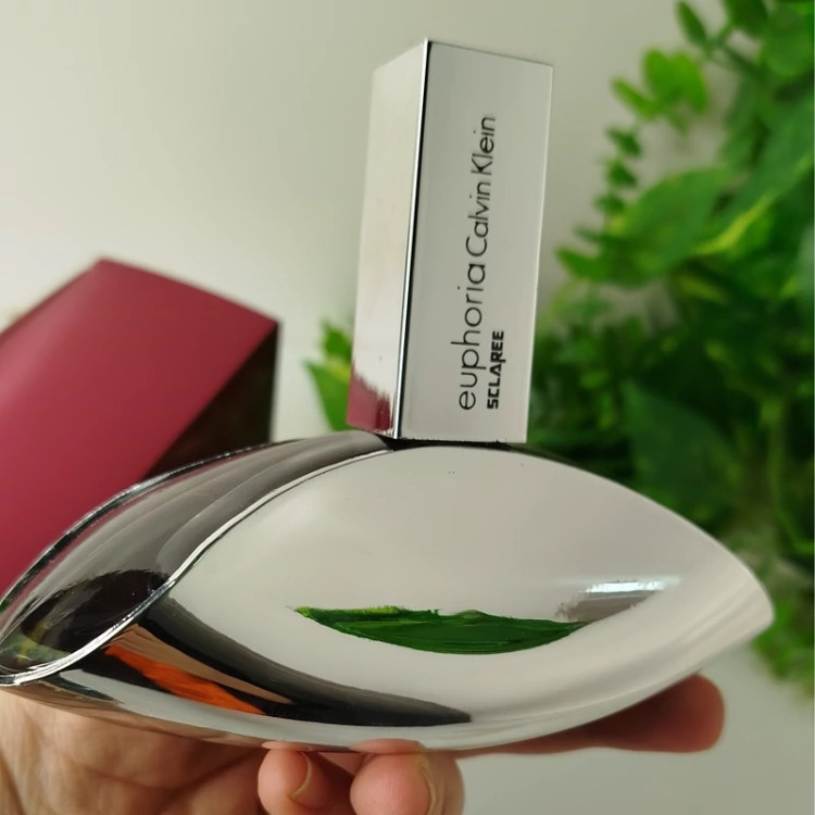 عطر ایفوریا زنانه جذاب و دلربا