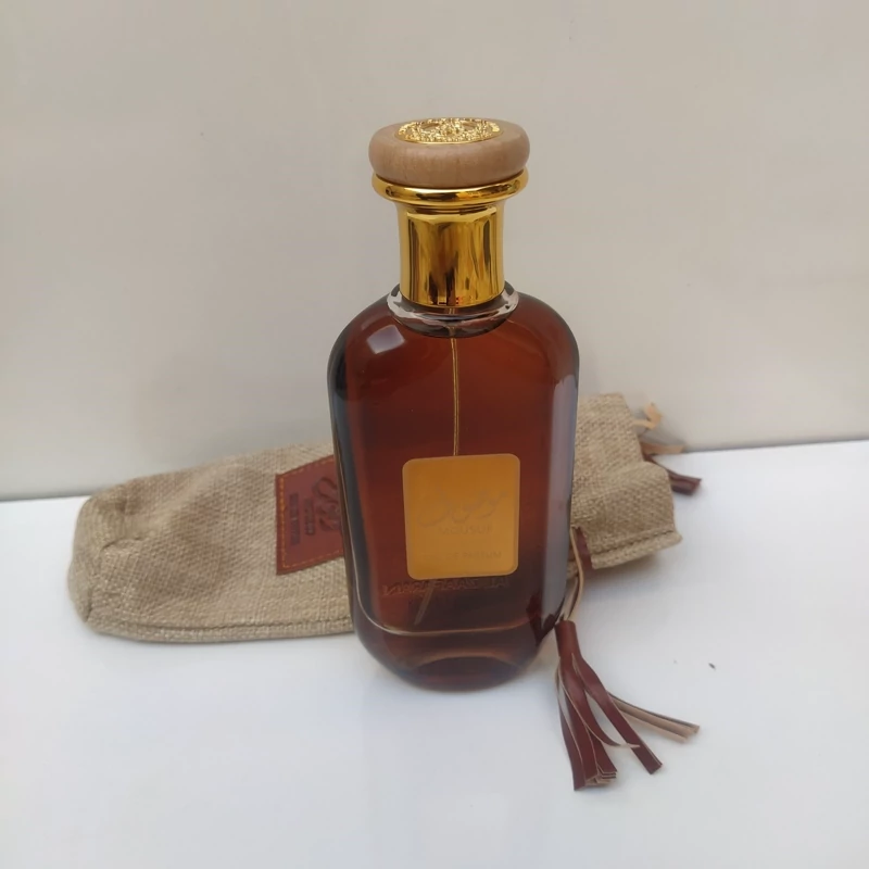 عطر ادکلن موصوف قهوه ای