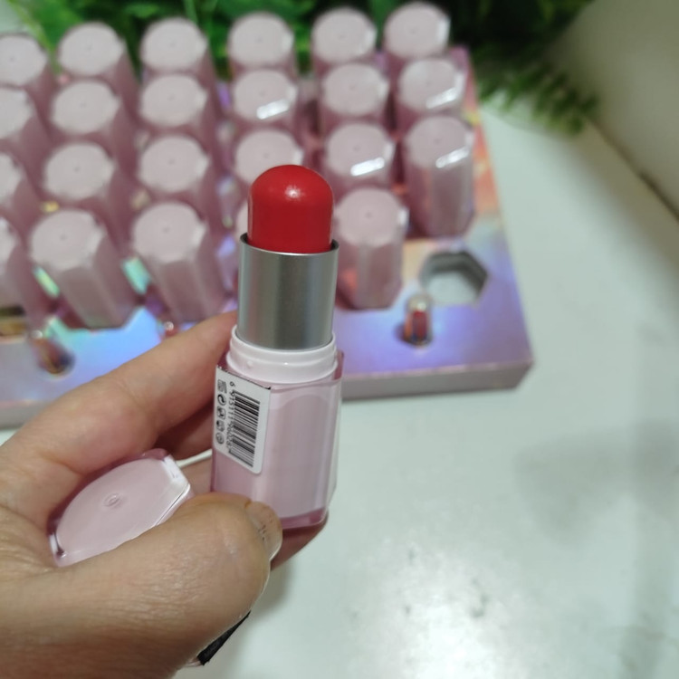 رژگونه استیکی طرح فنتی بیوتی