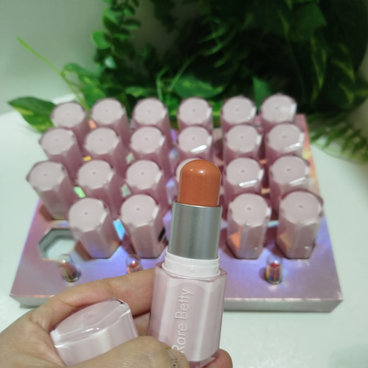رژگونه استیکی طرح فنتی بیوتی
