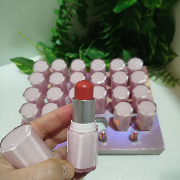 رژگونه استیکی طرح فنتی بیوتی